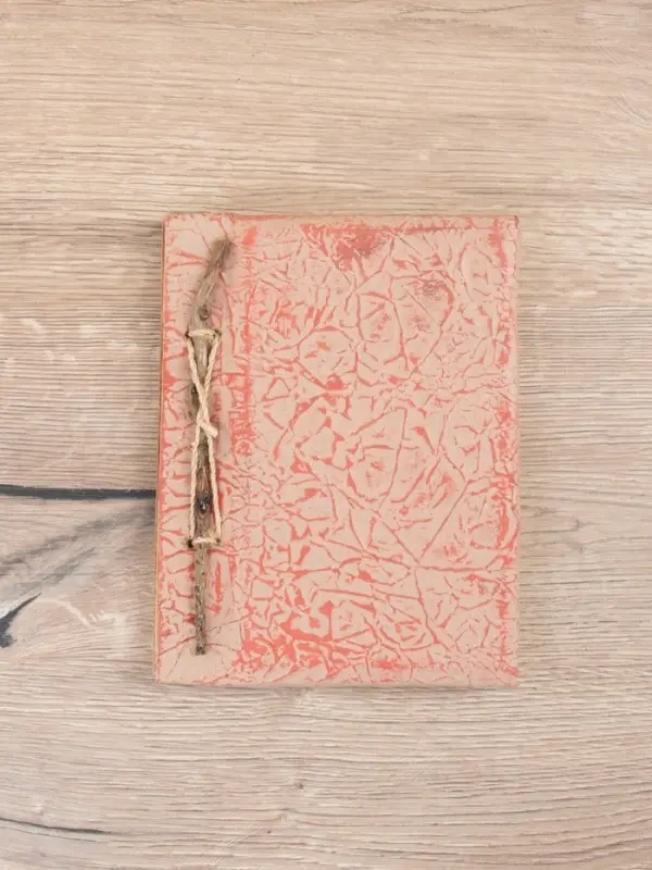 Блокнотик плетеный,48 листов, 14х18х2 см, цв. бежево-красный Блокнотик плетеный,48 листов, 14х18х2 см, цв. бежево-красный