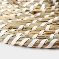 Салфетка сервировочная на стол Доляна &laquo;Солнце&raquo;, плетёная, d=30 см, бежевая с белым узором