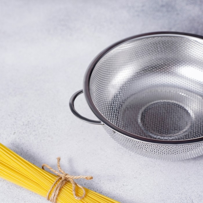 Дуршлаг из нержавеющей стали «Марко», d=22 см, две ручки, цвет хромированный Дуршлаг из нержавеющей стали «Марко», d=22 см, две ручки, цвет хромированный