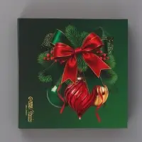 Коробка подарочная для 8 конфет и шоколад &laquo;Новогодняя роскошь&raquo;, 17.7&times;17.8&times;3.8 см