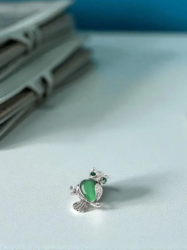 Брошь &laquo;Сова&raquo;, зелёная в чернёном серебре