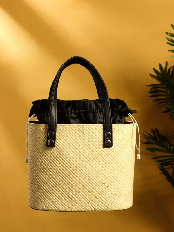 Сумка плетёная из пандана, 26×15×38 см, бежево-чёрная