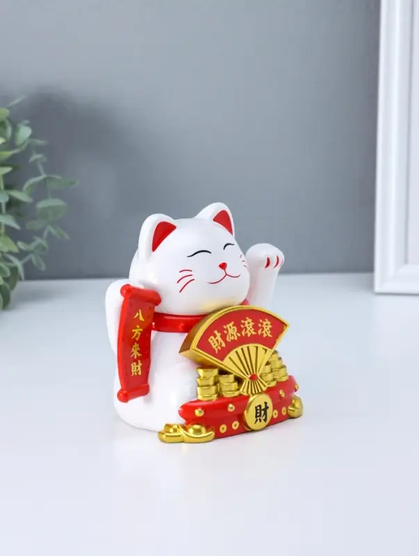 Маятник пластик от солнечной батареи "Белый кот Манэки-нэко с веером" 11,2х14,3х15,3 см