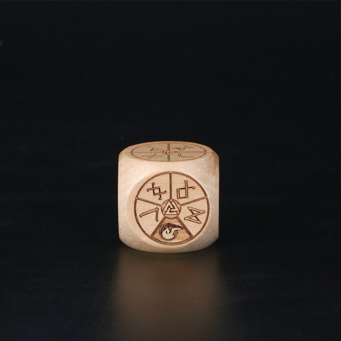 Кубик для гадания Кубик для гадания "Рунический", дерево