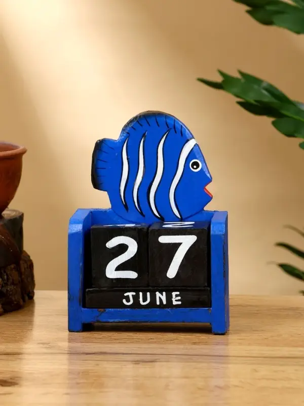 Календарь настольный "Экзотическая рыбка" дерево 11х5х14 см, цв. синий
