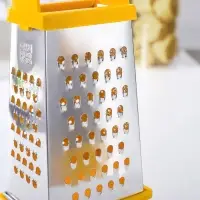 Тёрка с контейнером КВАРЦ &laquo;Комфорт&raquo;, 4 грани, 450 мл, 11&times;8.5&times;27 см, металл, МИКС