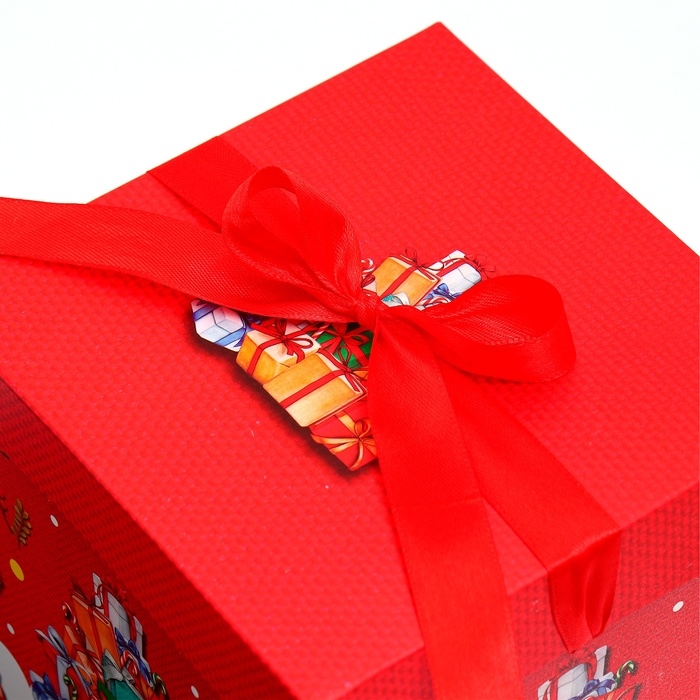 Новый год. Коробка подарочная новогодняя складная Новый год. Коробка подарочная новогодняя складная "Подарки" 15х15х15 см.