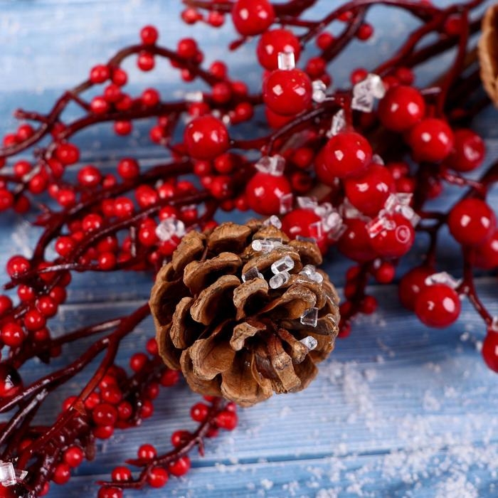 Декор  Декор "Зимнее очарование" шишки замёрзшие ягоды, 35 см