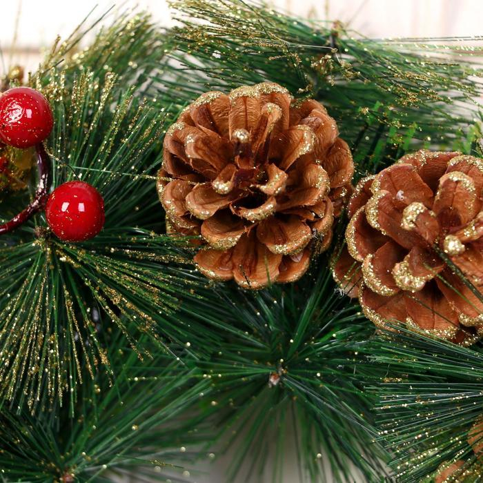 Венок новогодний d-25 см  Венок новогодний d-25 см "Золотые шишки и ягодки"