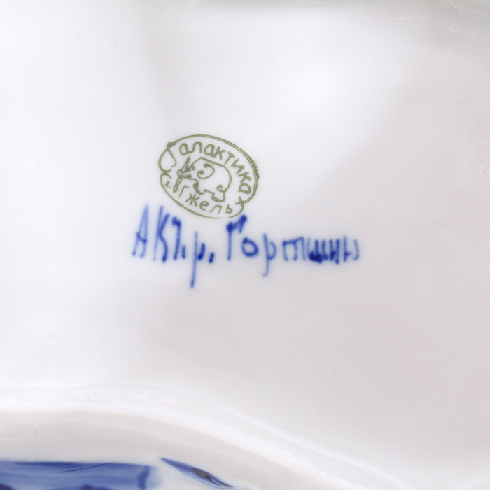 Фруктовница «Белая уточка», 25×12×24 см, гжель Фруктовница «Белая уточка», 25×12×24 см, гжель