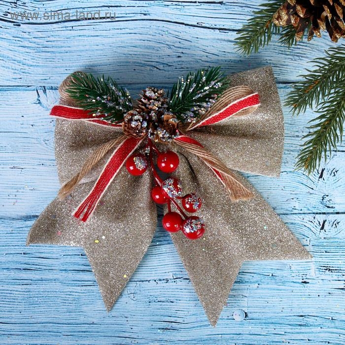 Ёлочная игрушка «Зимнее волшебство. Бант - шишки, ягодки» пластик, 21х18 см, бежевый Ёлочная игрушка «Зимнее волшебство. Бант - шишки, ягодки» пластик, 21х18 см, бежевый