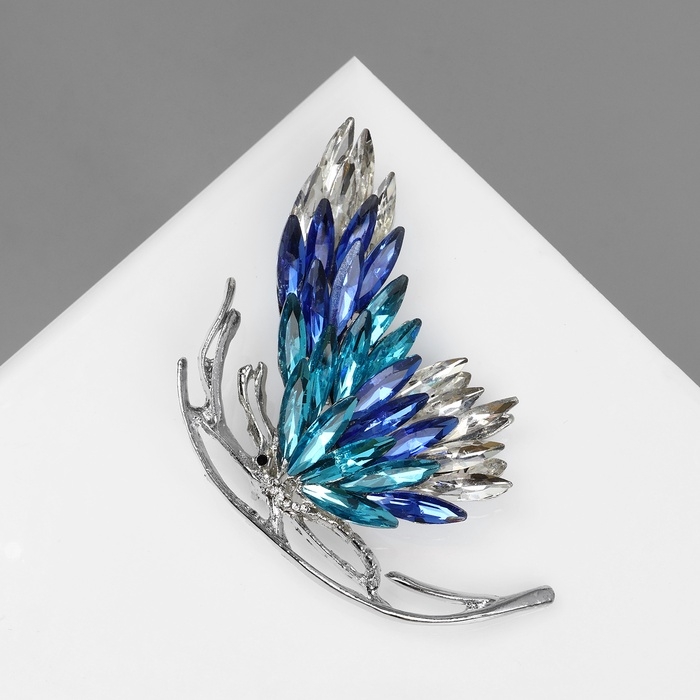 Брошь Брошь "Бабочка" с большими крыльями, цвет голубой в серебре