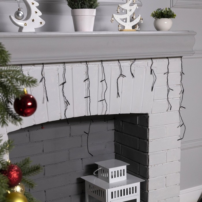 Гирлянда «Бахрома» 1.8 × 0.5 м, IP20, тёмная нить, 48 LED, свечение синее, 8 режимов, 220 В Гирлянда «Бахрома» 1.8 × 0.5 м, IP20, тёмная нить, 48 LED, свечение синее, 8 режимов, 220 В