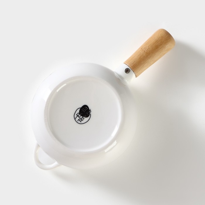 Супница фарфоровая с ручкой на бамбуковой подставке BellaTenero, 400 мл, 20,5×11,5×6,5 см, цвет белый Супница фарфоровая с ручкой на бамбуковой подставке BellaTenero, 400 мл, 20,5×11,5×6,5 см, цвет белый