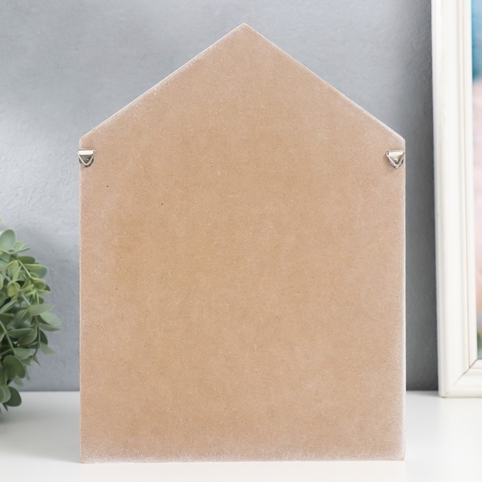 Ключница дерево 7 крючков Ключница дерево 7 крючков "Дом. Узоры. Ключ" белая с золотом 22х8х30 см