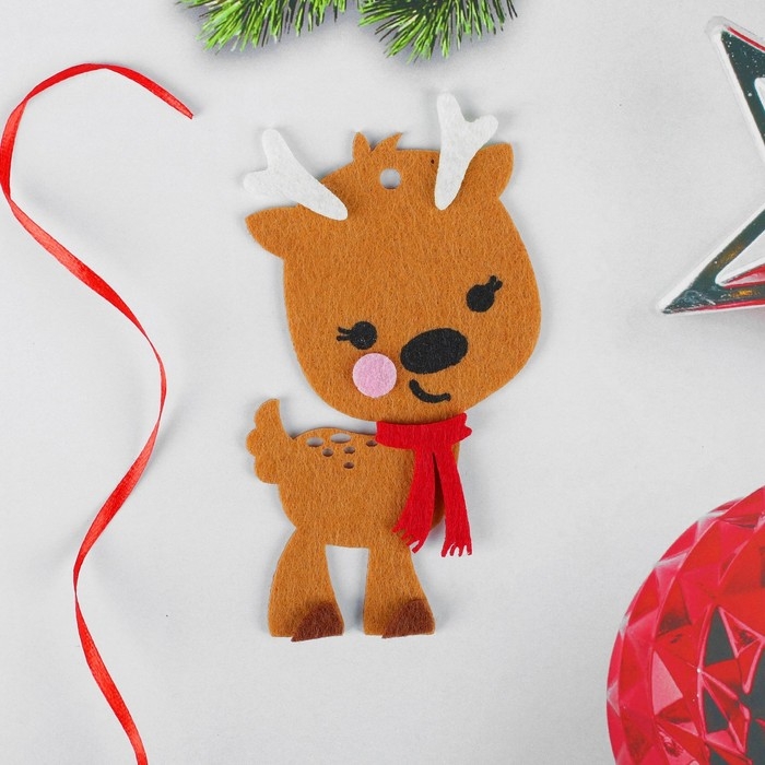 Набор для творчества - создай ёлочное украшение из фетра «Оленёнок в шарфике» Набор для творчества - создай ёлочное украшение из фетра «Оленёнок в шарфике»