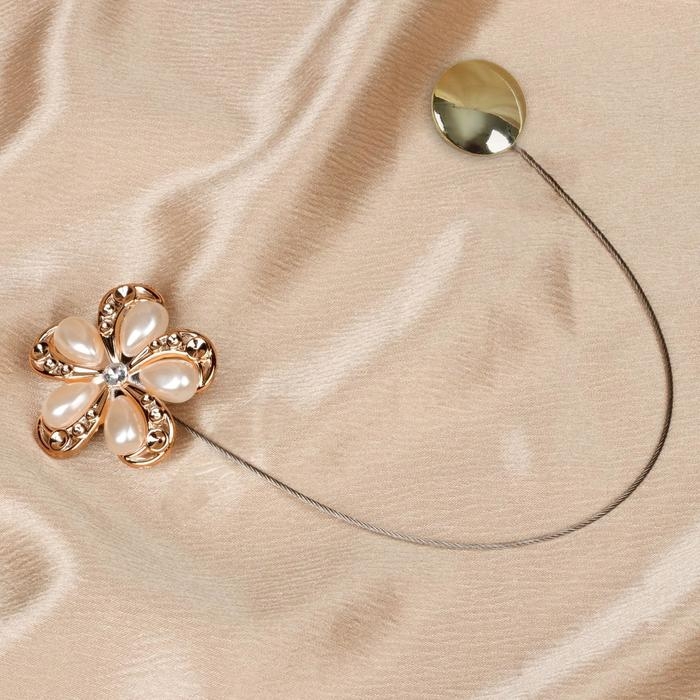 Подхват для штор «Цветок», d = 6 см, цвет молочный/золотой Подхват для штор «Цветок», d = 6 см, цвет молочный/золотой