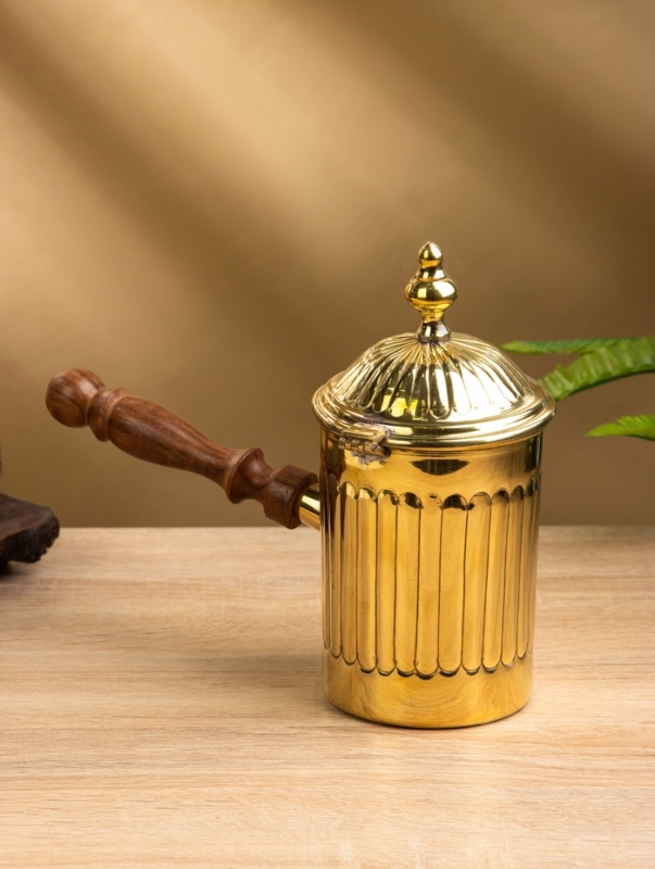 Турка "Золотые грани" латунь, с крышкой и деревянной ручкой 500 мл