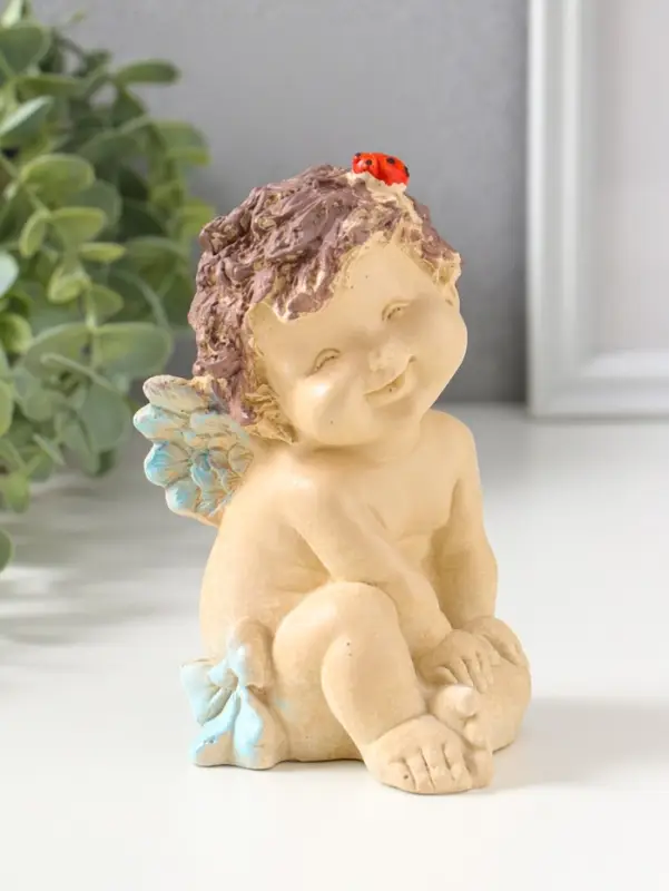 Фигурка полистоун &laquo;Ангелочек с божьей коровкой&raquo;, цветной, 9&times;7&times;15 см