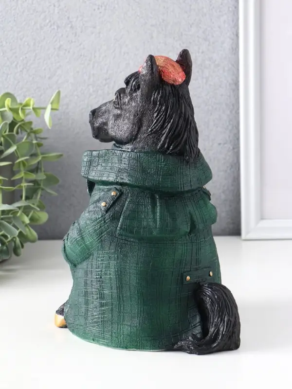 Фигурка (гипс) Конь в пальто  Высота 24 см, ширина 12,5 см, длина 16,5 см, зеленый