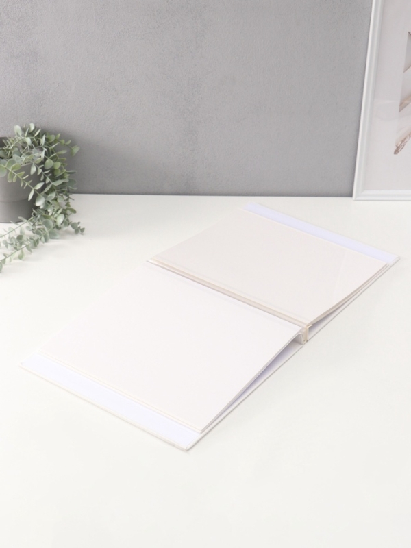 Фотоальбом магнитный 20 листов Фотоальбом магнитный 20 листов "Енотик с сердечком" кожзам, в коробке 2,6х32х33,5 см