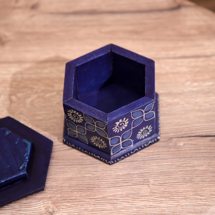 Шкатулка деревянная, батик 10х11х7 см Шкатулка деревянная, батик 10х11х7 см