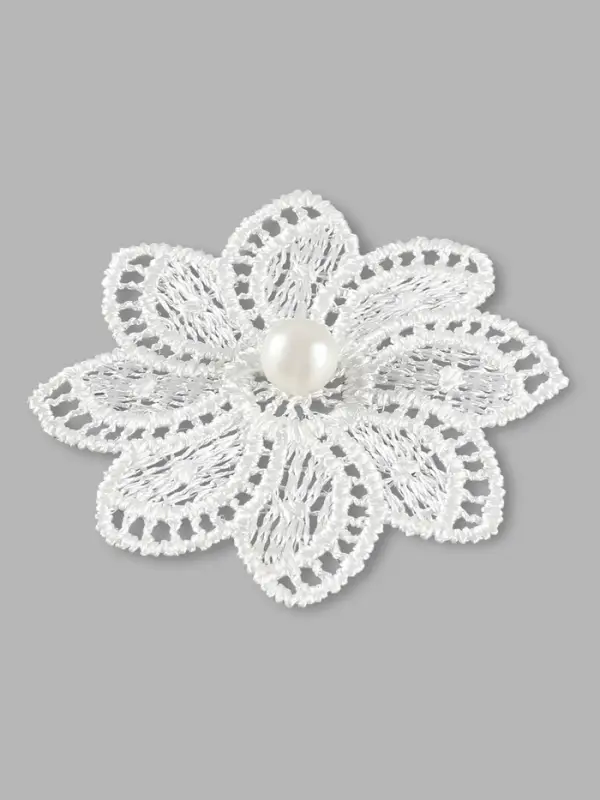 Аппликация для одежды, вязаная, с декором, d=5.5 см, 10 шт., белая