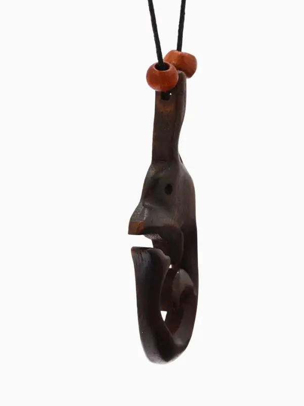 Кулон &laquo;Дельфин&raquo;, дерево соно