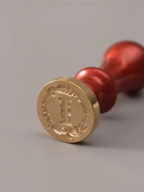 Печать для сургуча с пластиковой ручкой &laquo;Венок с буквой I&raquo;, 2.5&times;2.5&times;6.3 см