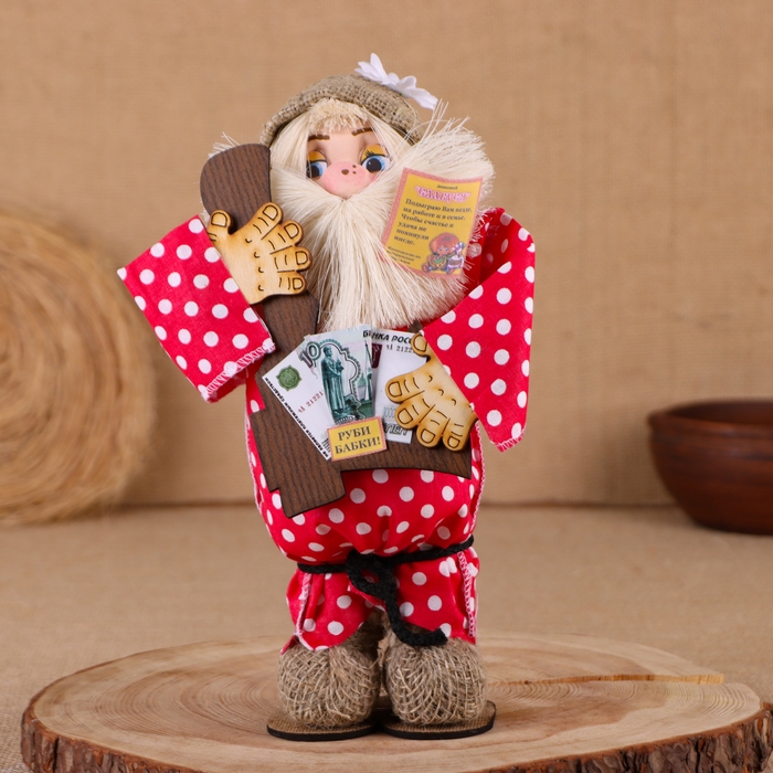 Оберег-домовой Оберег-домовой "Славуся в льняном колпаке, с топором и дровами", 30х18х10 см, микс