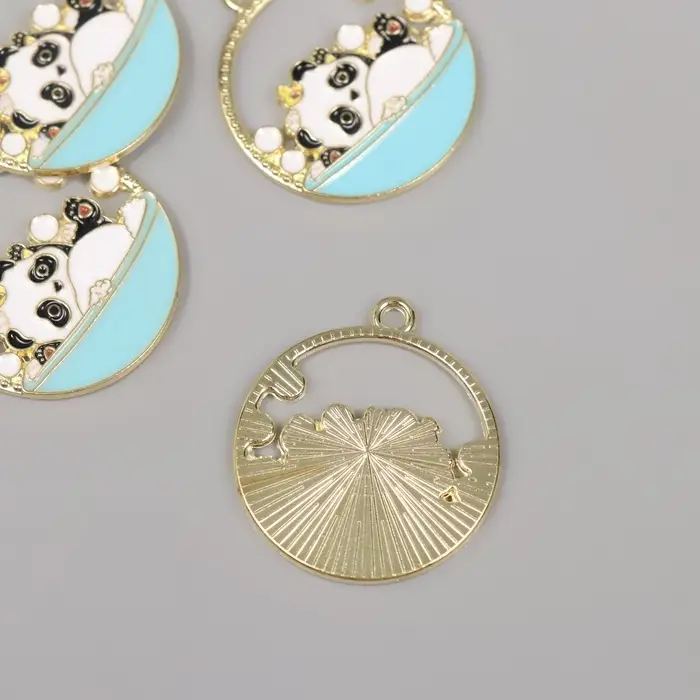 Декор для творчества металл, эмаль Декор для творчества металл, эмаль "Пандочка в ванной" 2,8х2,5 см