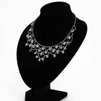 Бюст для украшений QF, 15.5&times;10&times;25 см, h=25 см, чёрный