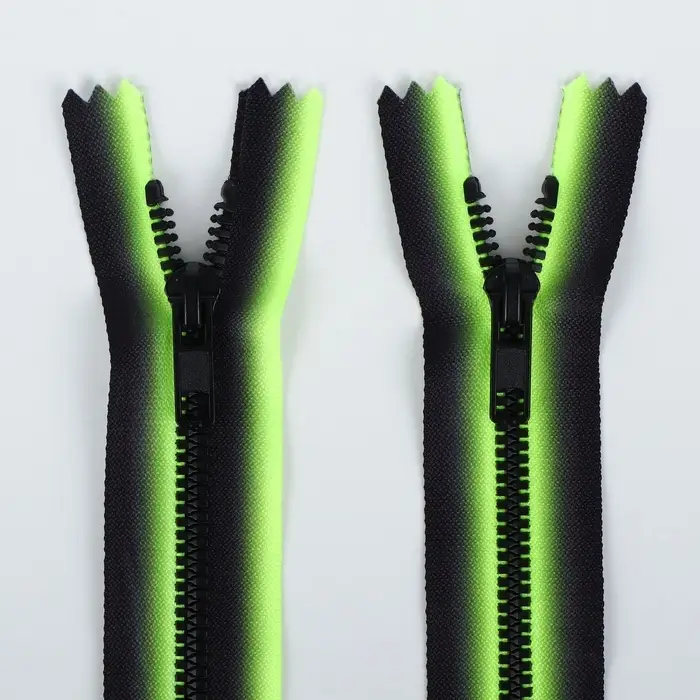 Молния «Трактор», №5, неразъёмная, замок автомат, 20 см, зелёная, чёрная