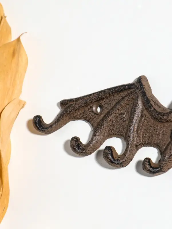 Крючки настенные &laquo;Летучая мышь&raquo;, ключница декоративная, чугун, 24.2&times;7.5&times;1.6
