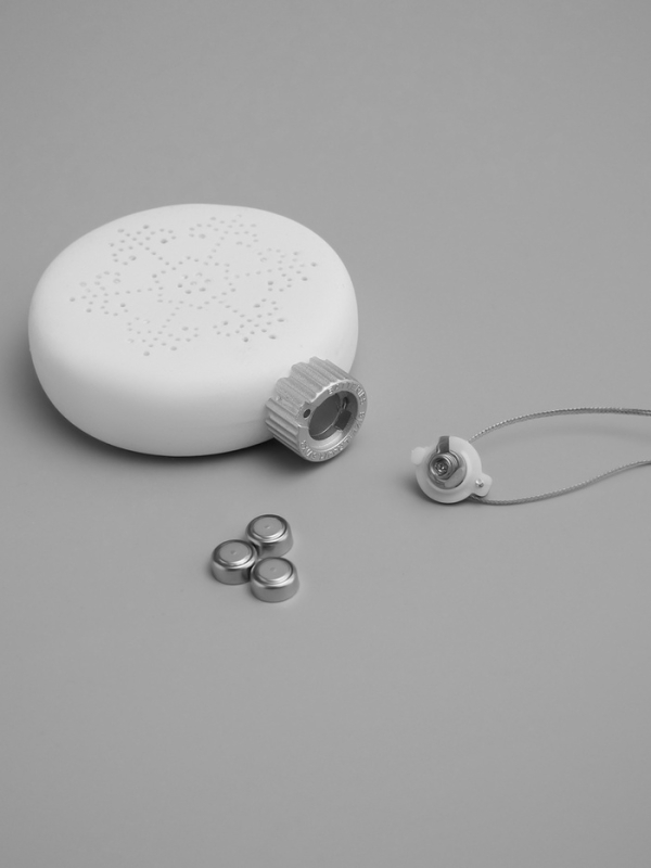 Елочный шар Елочный шар "Снежинка" 8.7х3.1х9.8 см, 1 LED, LR44x3(в компл.), свечение тёплое белое