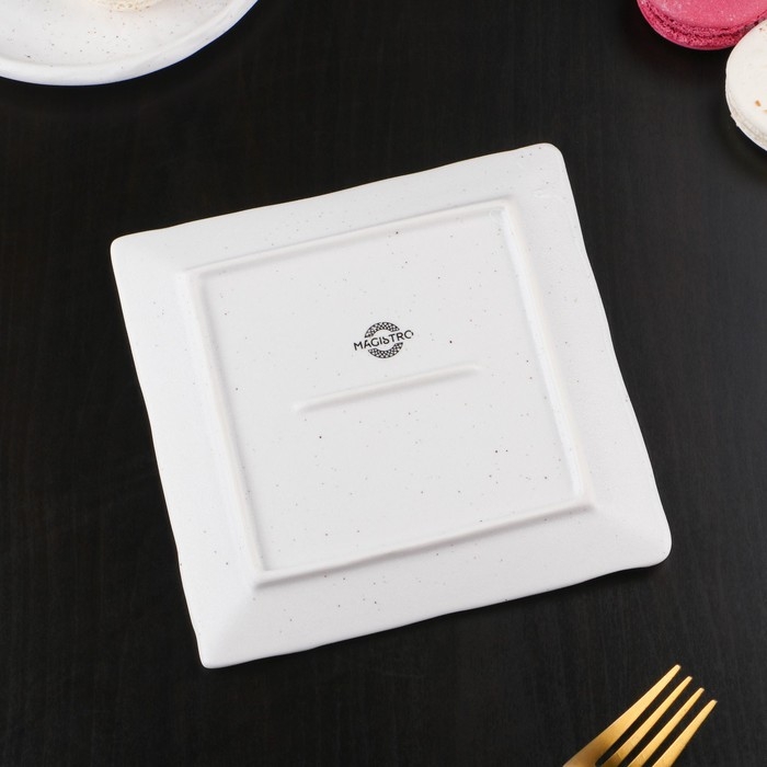 Блюдо фарфоровое для подачи Magistro Slate, 16×16 см, цвет белый Блюдо фарфоровое для подачи Magistro Slate, 16×16 см, цвет белый