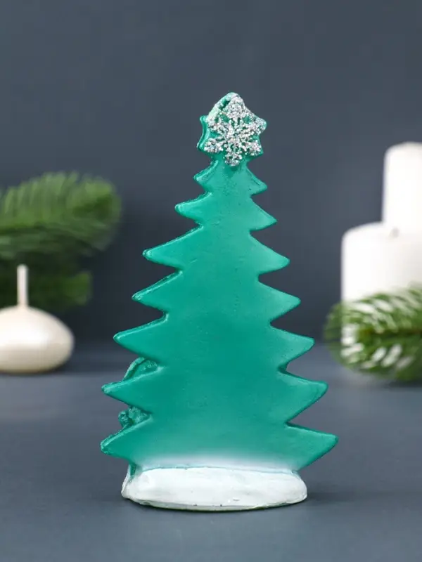 Свеча фигурная "Ёлка с барельефом" 7,5х4х12,5 см, цв. зелёный