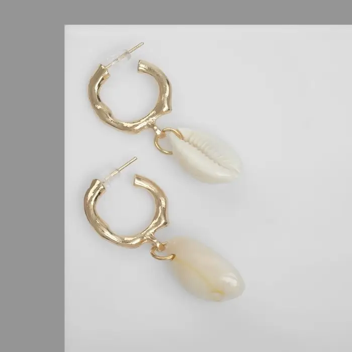 Серьги металл &laquo;Морские&raquo; с ракушками, цвет бежевый в золоте