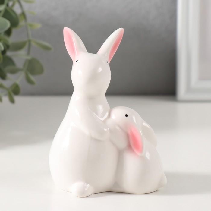 Сувенир керамика Сувенир керамика "Заюшка с зайчиком беленькие" 5,3х8х10 см