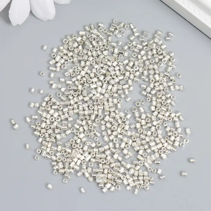 Бисер стекло 12/0  Бисер стекло 12/0 "Цилиндр. Серебристый" 10 гр