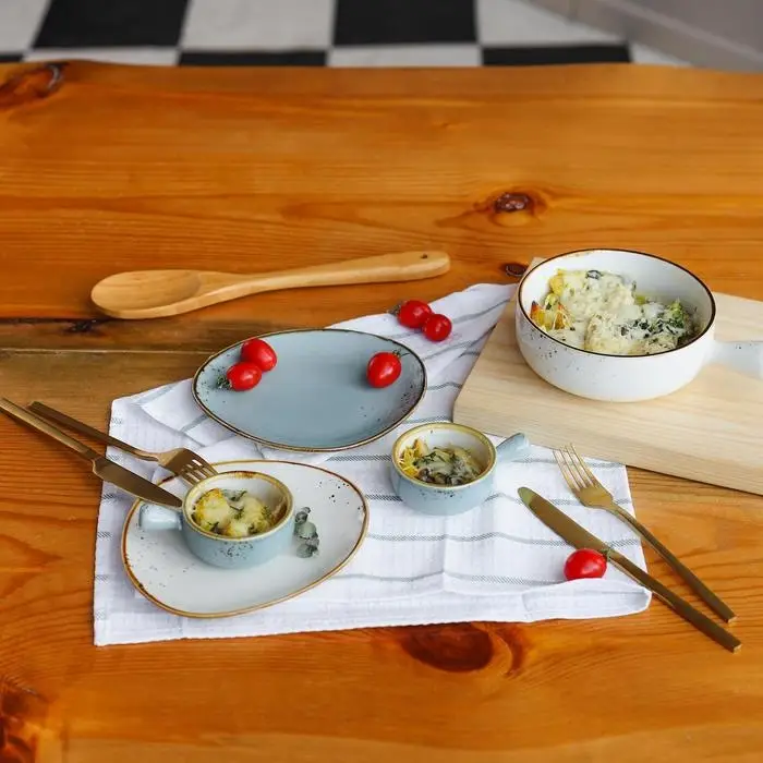 Кокотница фарфоровая Magistro «Церера», 500 мл, d=15 см, цвет белый Кокотница фарфоровая Magistro «Церера», 500 мл, d=15 см, цвет белый