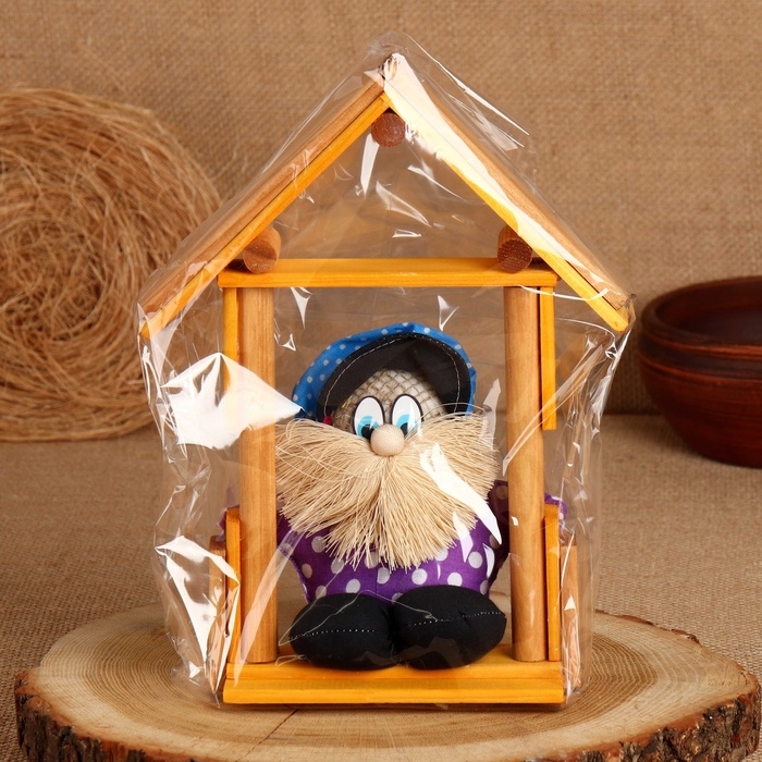 Оберег Оберег "Домовой Антошка", в домике, 27 х 20 см