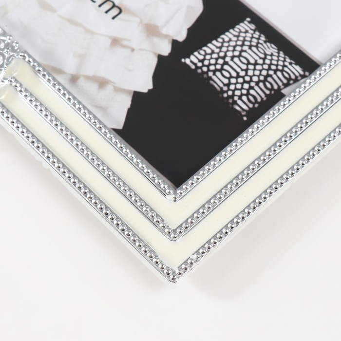Фоторамка 2033 20х25 см Фоторамка 2033 20х25 см "Глазурь" пластик, цв. серебро