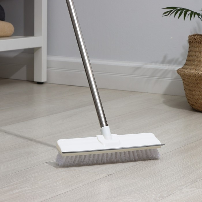 Щётка для подметания пола с водосгоном Доляна, черенок из нержавеющей стали, 28×6,5×117 см Щётка для подметания пола с водосгоном Доляна, черенок из нержавеющей стали, 28×6,5×117 см