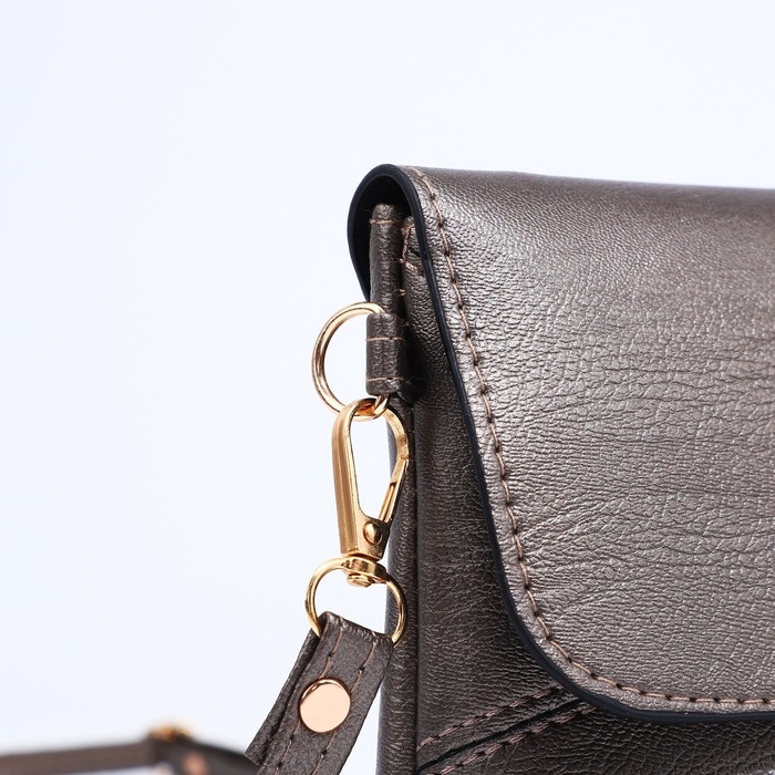 Сумка-клатч на магните, длинный ремень, цвет бронзовый Сумка-клатч на магните, длинный ремень, цвет бронзовый