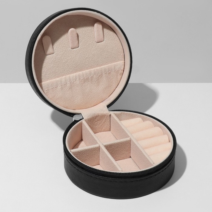 Органайзер для хранения украшений «Шкатулка портативная круг», 9,8×9,8×4,5 см, цвет чёрный Органайзер для хранения украшений «Шкатулка портативная круг», 9,8×9,8×4,5 см, цвет чёрный