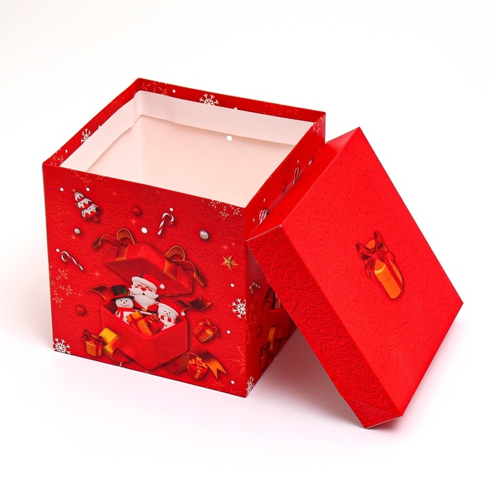 Новый год. Коробка подарочная новогодняя складная Новый год. Коробка подарочная новогодняя складная "Дед мороз в коробке" 15х15х15 см.