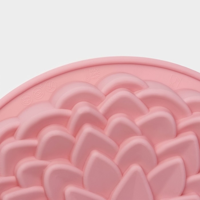 Форма для выпечки Доляна &laquo;Хризантема&raquo;, силикон, d=22 см, цвет розовый