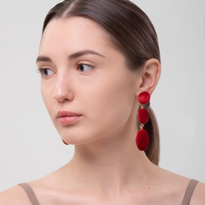 Серьги ассорти «Либеро» три диска, цвет красный в золоте Серьги ассорти «Либеро» три диска, цвет красный в золоте