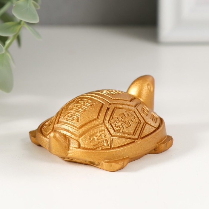 Нэцкэ полистоун под золото  Нэцкэ полистоун под золото "Черепаха с символами на панцире" 6,4х5,5х2,2 см